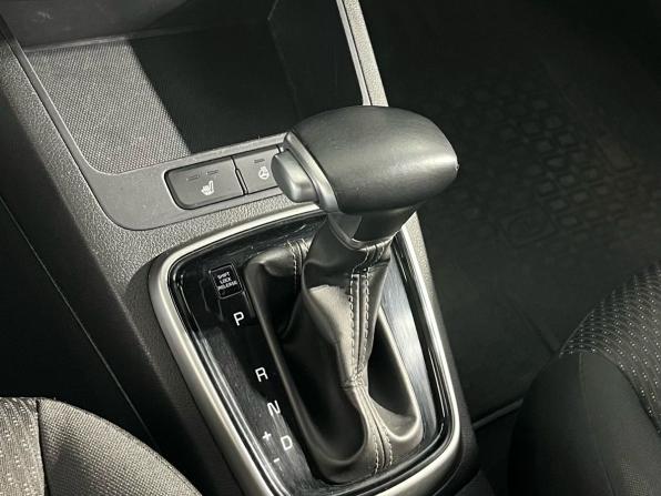 Kia Rio IV Рестайлинг с пробегом 2021 года, цена 1 799 000 рублей, 74938 км, хэтчбек, Автокод Объявления