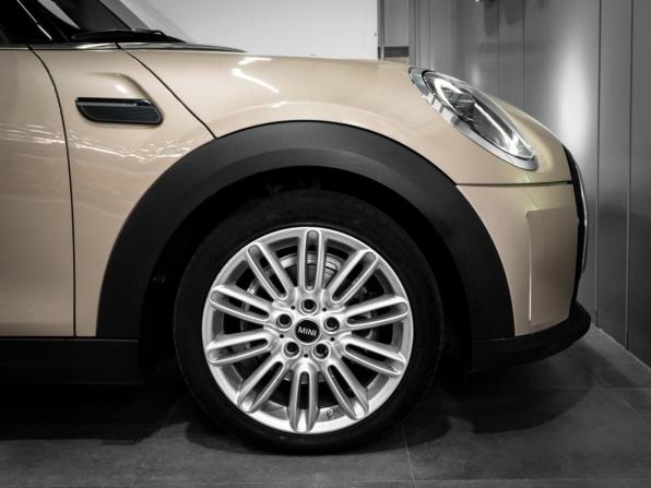 Mini Hatch III (F55/F56) Рестайлинг 2 с пробегом 2022 года, цена 3 149 000 рублей, 16192 км, хэтчбек, Автокод Объявления