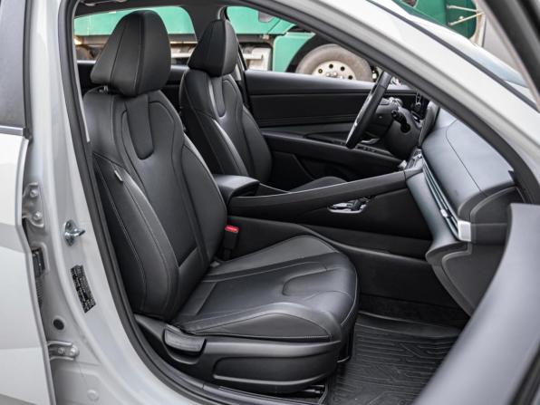 Hyundai Elantra VII (CN7) Рестайлинг с пробегом 2024 года, цена 2 299 000 рублей, 17230 км, седан, Автокод Объявления