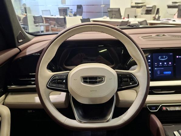 Geely Monjaro I с пробегом 2024 года, цена 3 673 000 рублей, 28705 км, внедорожник, Автокод Объявления