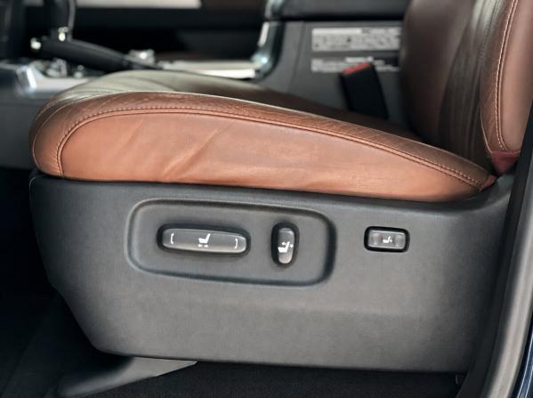 Toyota Land Cruiser 200 Series Рестайлинг 2 с пробегом 2019 года, цена 10 699 000 рублей, 33598 км, внедорожник, Автокод Объявления