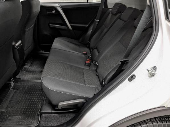 Toyota RAV4 IV (XA40) Рестайлинг с пробегом 2018 года, цена 2 740 000 рублей, 17934 км, внедорожник, Автокод Объявления