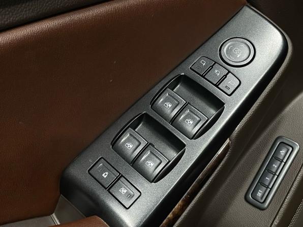 Chevrolet Tahoe IV с пробегом 2015 года, цена 3 490 000 рублей, 216465 км, внедорожник, Автокод Объявления