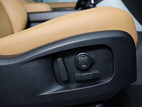 Land Rover Defender II с пробегом 2022 года, цена 6 999 000 рублей, 111000 км, внедорожник, Автокод Объявления