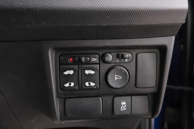 Honda Freed I Рестайлинг 2 с пробегом 2015 года, цена 1 299 000 рублей, 100400 км, компактвэн, Автокод Объявления