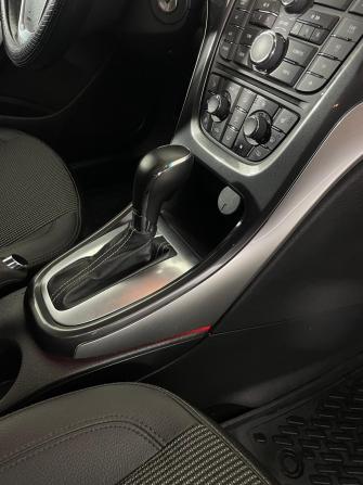 Opel Astra J Рестайлинг с пробегом 2012 года, цена 715 000 рублей, 191500 км, хэтчбек, Автокод Объявления