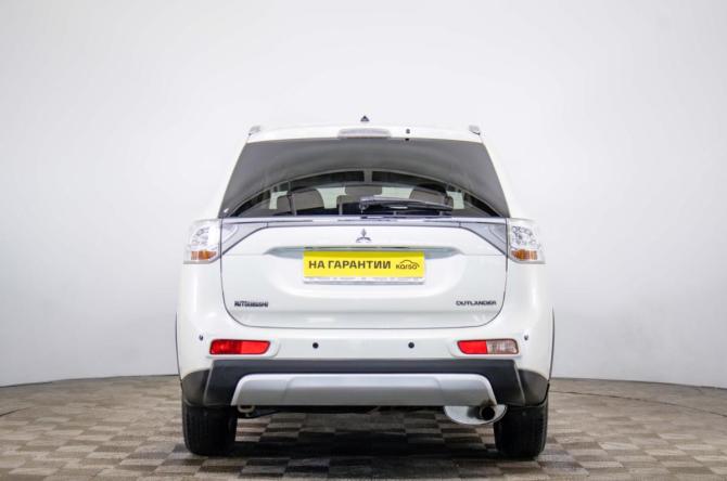 Mitsubishi Outlander III Рестайлинг 2 с пробегом 2014 года, цена 1 479 000 рублей, 181235 км, внедорожник, Автокод Объявления