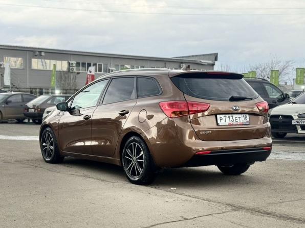 Kia Ceed II Рестайлинг с пробегом 2017 года, цена 1 349 000 рублей, 122300 км, универсал, Автокод Объявления