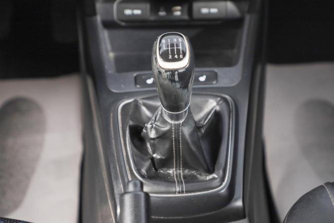 Kia Rio IV с пробегом 2018 года, цена 999 000 рублей, 291000 км, седан, Автокод Объявления