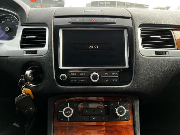 Volkswagen Touareg II с пробегом 2011 года, цена 1 815 000 рублей, 333885 км, внедорожник, Автокод Объявления