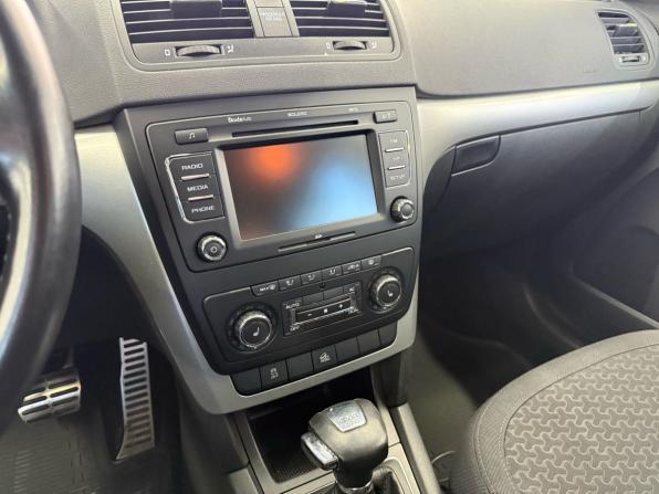 Skoda Yeti I с пробегом 2012 года, цена 1 059 000 рублей, 249843 км, внедорожник, Автокод Объявления