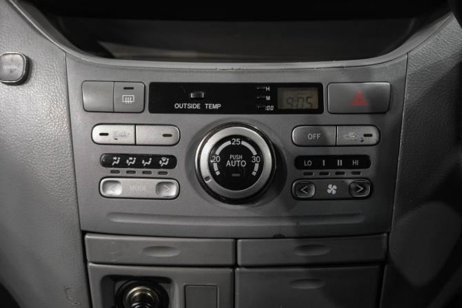 Toyota Voxy I (R60) с пробегом 2006 года, цена 1 149 000 рублей, 282000 км, компактвэн, Автокод Объявления