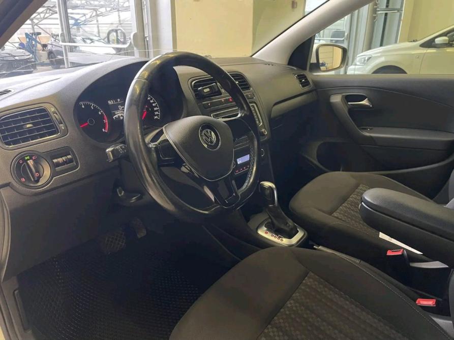 Volkswagen Polo V Рестайлинг Новосибирск  - изображение 9