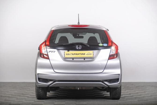 Honda Fit III Рестайлинг с пробегом 2017 года, цена 1 079 000 рублей, 135000 км, хэтчбек, Автокод Объявления