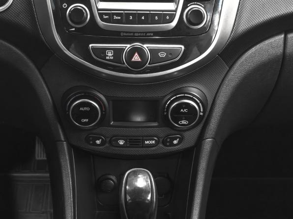 Hyundai Solaris I Рестайлинг с пробегом 2014 года, цена 1 049 900 рублей, 162000 км, седан, Автокод Объявления