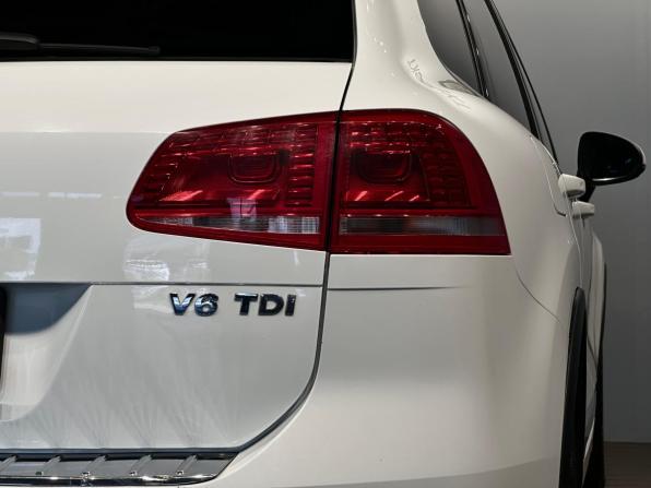 Volkswagen Touareg II Рестайлинг с пробегом 2017 года, цена 2 730 000 рублей, 228061 км, внедорожник, Автокод Объявления
