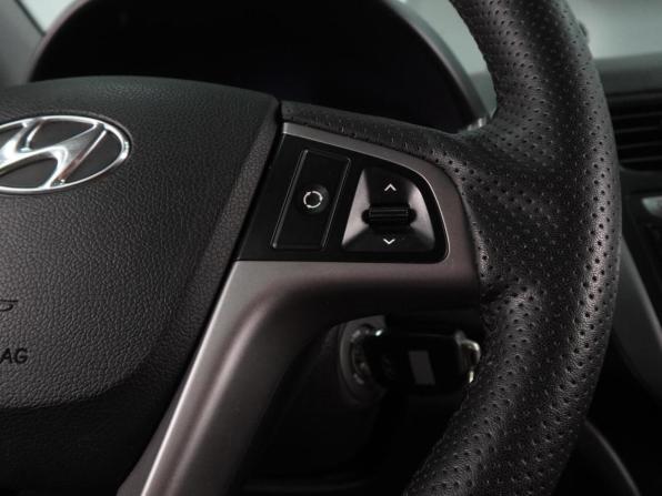 Hyundai Solaris I Рестайлинг с пробегом 2014 года, цена 819 000 рублей, 242764 км, седан, Автокод Объявления