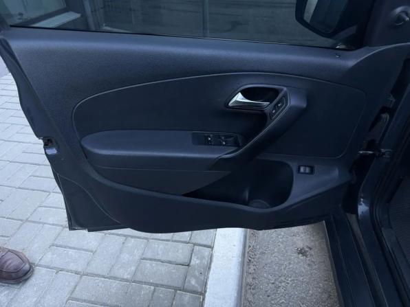 Volkswagen Polo V Рестайлинг с пробегом 2015 года, цена 649 000 рублей, 221000 км, седан, Автокод Объявления