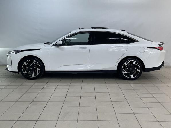 Changan Lamore с пробегом 2023 года, цена 1 950 000 рублей, 23020 км, седан, Автокод Объявления