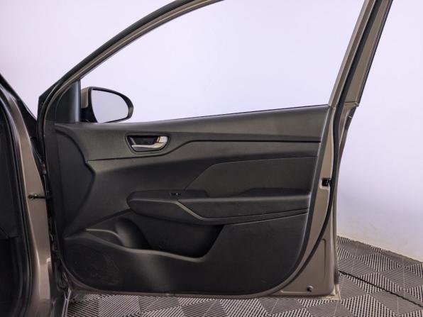 Hyundai Solaris II Рестайлинг с пробегом 2022 года, цена 1 535 000 рублей, 107838 км, седан, Автокод Объявления