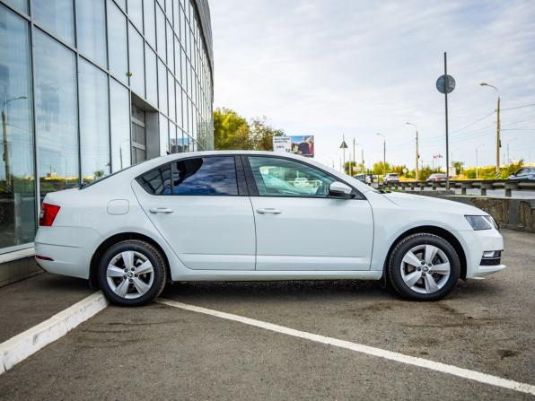 Skoda Octavia III (A7) Рестайлинг с пробегом 2019 года, цена 1 848 000 рублей, 92583 км, лифтбек, Автокод Объявления