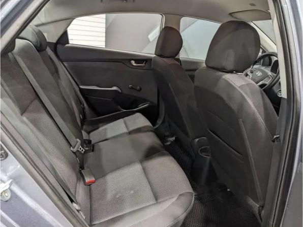 Hyundai Solaris II с пробегом 2017 года, цена 970 000 рублей, 201478 км, седан, Автокод Объявления