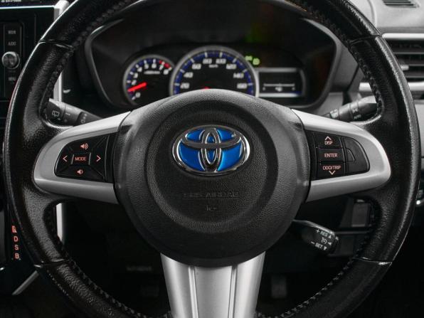 Toyota Roomy I с пробегом 2016 года, цена 1 100 000 рублей, 95272 км, минивэн, Автокод Объявления