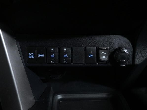 Toyota RAV4 IV (XA40) Рестайлинг с пробегом 2018 года, цена 2 440 000 рублей, 116000 км, внедорожник, Автокод Объявления