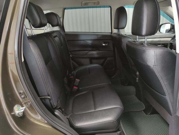 Mitsubishi Outlander III Рестайлинг 2 с пробегом 2015 года, цена 1 702 000 рублей, 193616 км, внедорожник, Автокод Объявления