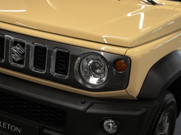 Suzuki Jimny IV с пробегом 2025 года, цена 4 200 000 рублей, 31 км, внедорожник, Автокод Объявления