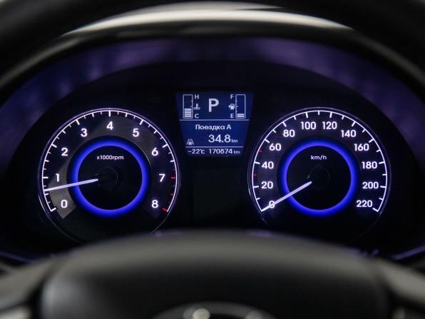 Hyundai Solaris I Рестайлинг с пробегом 2015 года, цена 950 000 рублей, 170874 км, седан, Автокод Объявления