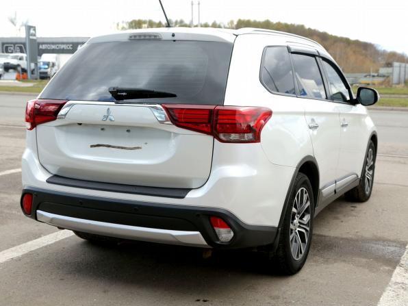 Mitsubishi Outlander III Рестайлинг 2 с пробегом 2015 года, цена 1 853 000 рублей, 192800 км, внедорожник, Автокод Объявления