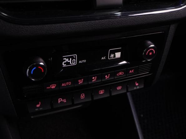 Volkswagen Polo VI с пробегом 2021 года, цена 1 993 000 рублей, 64885 км, лифтбек, Автокод Объявления