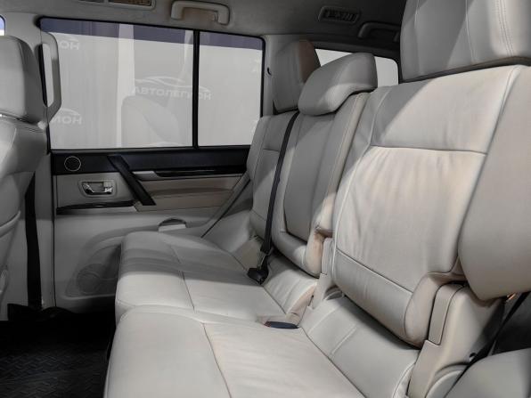 Mitsubishi Pajero IV Рестайлинг 2 с пробегом 2019 года, цена 3 350 000 рублей, 135000 км, внедорожник, Автокод Объявления