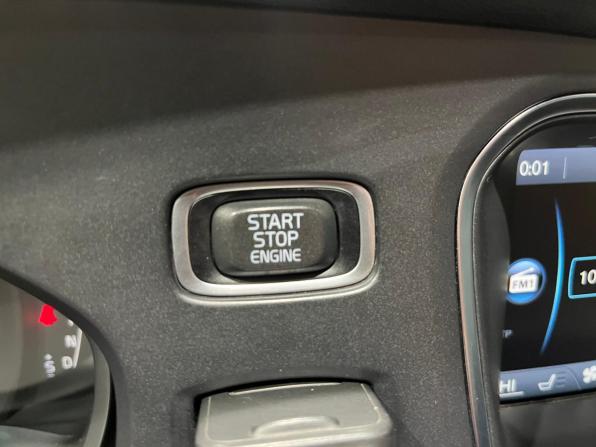 Volvo V40 II с пробегом 2014 года, цена 1 030 000 рублей, 125500 км, хэтчбек, Автокод Объявления