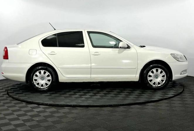 Skoda Octavia II (A5) Рестайлинг с пробегом 2013 года, цена 850 000 рублей, 212590 км, лифтбек, Автокод Объявления