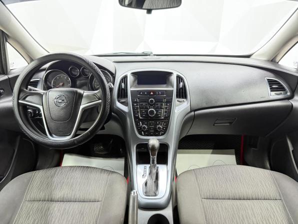 Opel Astra J Рестайлинг с пробегом 2013 года, цена 560 000 рублей, 220132 км, хэтчбек, Автокод Объявления
