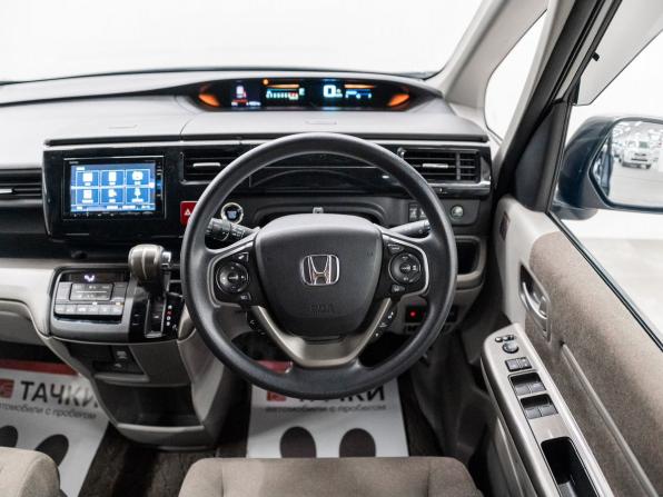Honda Stepwgn V Рестайлинг с пробегом 2019 года, цена 1 700 000 рублей, 62809 км, минивэн, Автокод Объявления
