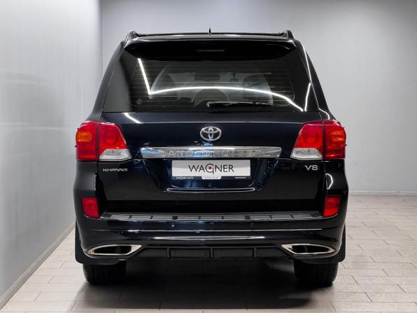Toyota Land Cruiser 200 Series Рестайлинг 1 с пробегом 2013 года, цена 3 699 000 рублей, 302325 км, внедорожник, Автокод Объявления