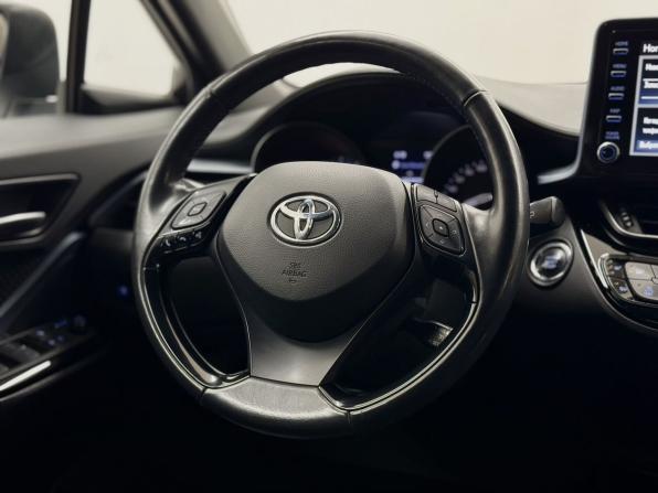 Toyota C-HR I Рестайлинг с пробегом 2019 года, цена 2 232 000 рублей, 140945 км, внедорожник, Автокод Объявления