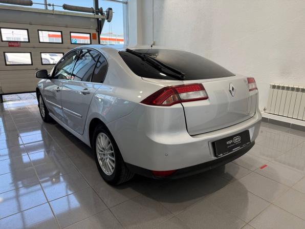 Renault Laguna III Рестайлинг с пробегом 2011 года, цена 500 000 рублей, 339755 км, лифтбек, Автокод Объявления