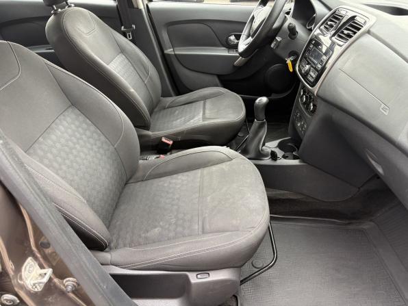 Renault Logan II Рестайлинг с пробегом 2018 года, цена 1 009 000 рублей, 158450 км, седан, Автокод Объявления