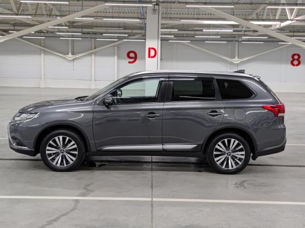 Mitsubishi Outlander III Рестайлинг 3 с пробегом 2020 года, цена 2 370 000 рублей, 70700 км, внедорожник, Автокод Объявления