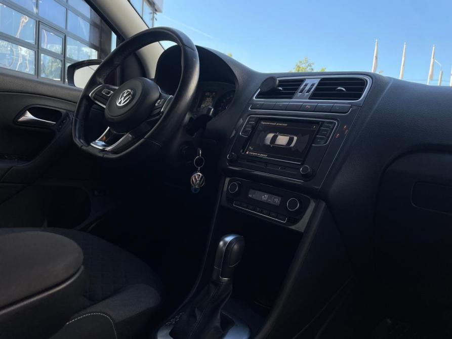 Volkswagen Polo V Рестайлинг Санкт-Петербург  - изображение 12