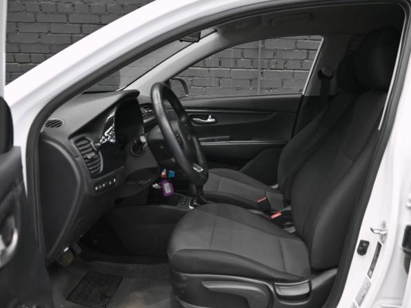 Kia Rio IV Рестайлинг с пробегом 2021 года, цена 1 860 000 рублей, 102267 км, седан, Автокод Объявления