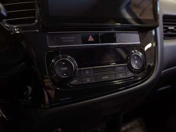 Mitsubishi Outlander III Рестайлинг 3 с пробегом 2019 года, цена 2 295 000 рублей, 110235 км, внедорожник, Автокод Объявления