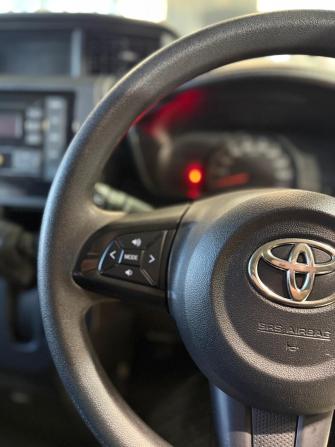 Toyota Roomy I с пробегом 2017 года, цена 959 000 рублей, 83401 км, минивэн, Автокод Объявления