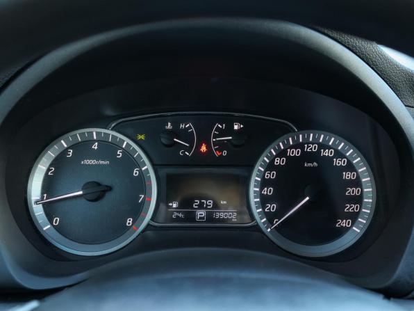 Nissan Tiida II с пробегом 2015 года, цена 979 000 рублей, 139000 км, хэтчбек, Автокод Объявления