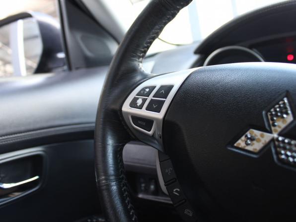 Mitsubishi Outlander II Рестайлинг с пробегом 2011 года, цена 1 399 000 рублей, 95317 км, внедорожник, Автокод Объявления