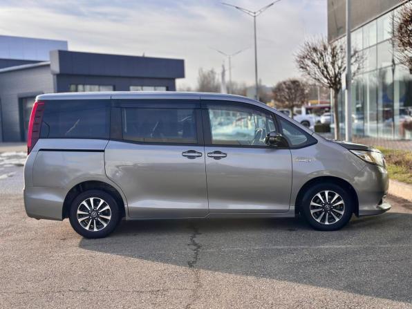 Toyota Noah III (R80) с пробегом 2015 года, цена 1 840 000 рублей, 109217 км, минивэн, Автокод Объявления